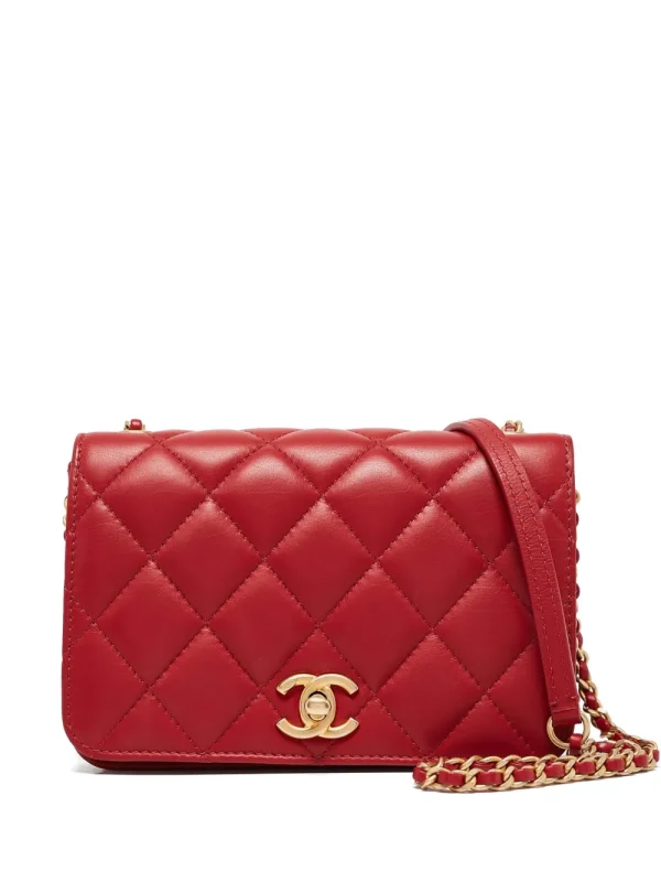 interlocking CC matelassé shoulder bag