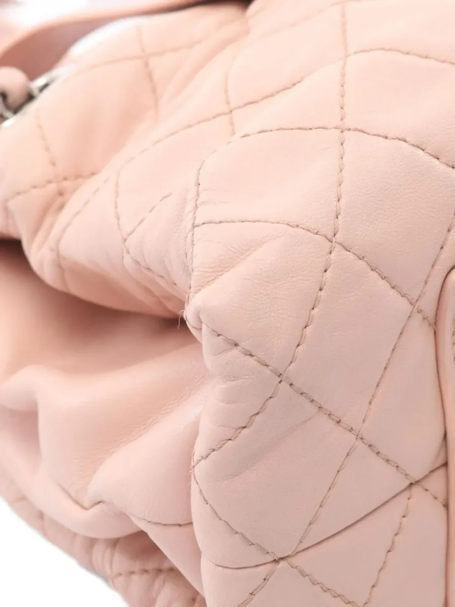 ⁦2014-2015 quilted lambskin shoulder bag⁩ – תמונה ⁦4⁩