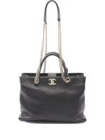 2018-2019 Chevron V-stitch chain shoulder bag