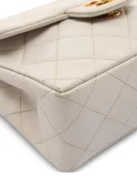 ⁦1989-1991 mini Matelasse shoulder bag⁩ – תמונה ⁦3⁩