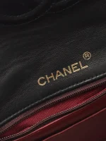 ⁦1986-1988 mini matelassé crossbody bag⁩ – תמונה ⁦6⁩