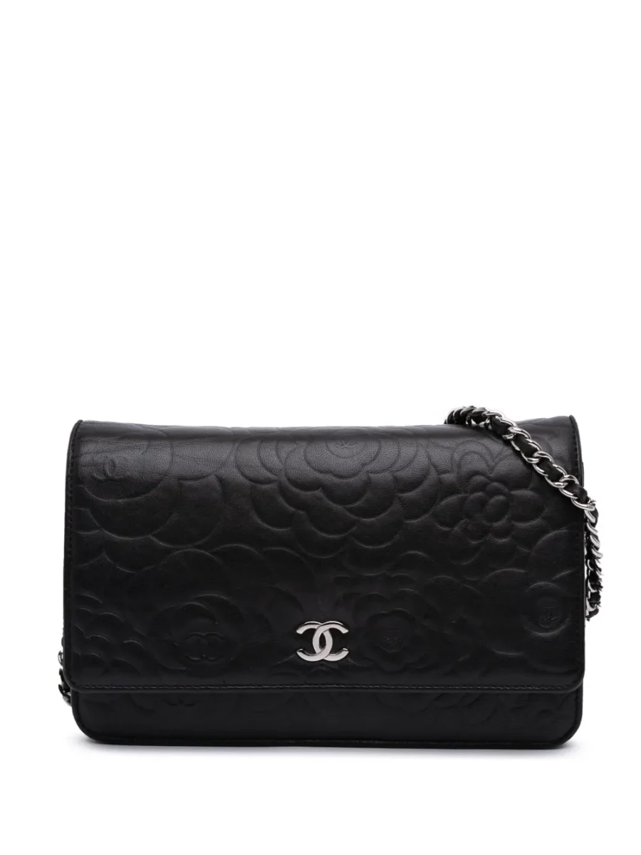 ⁦2012 Lambskin Camellia Embossed Wallet On Chain crossbody bag⁩ – תמונה ⁦1⁩