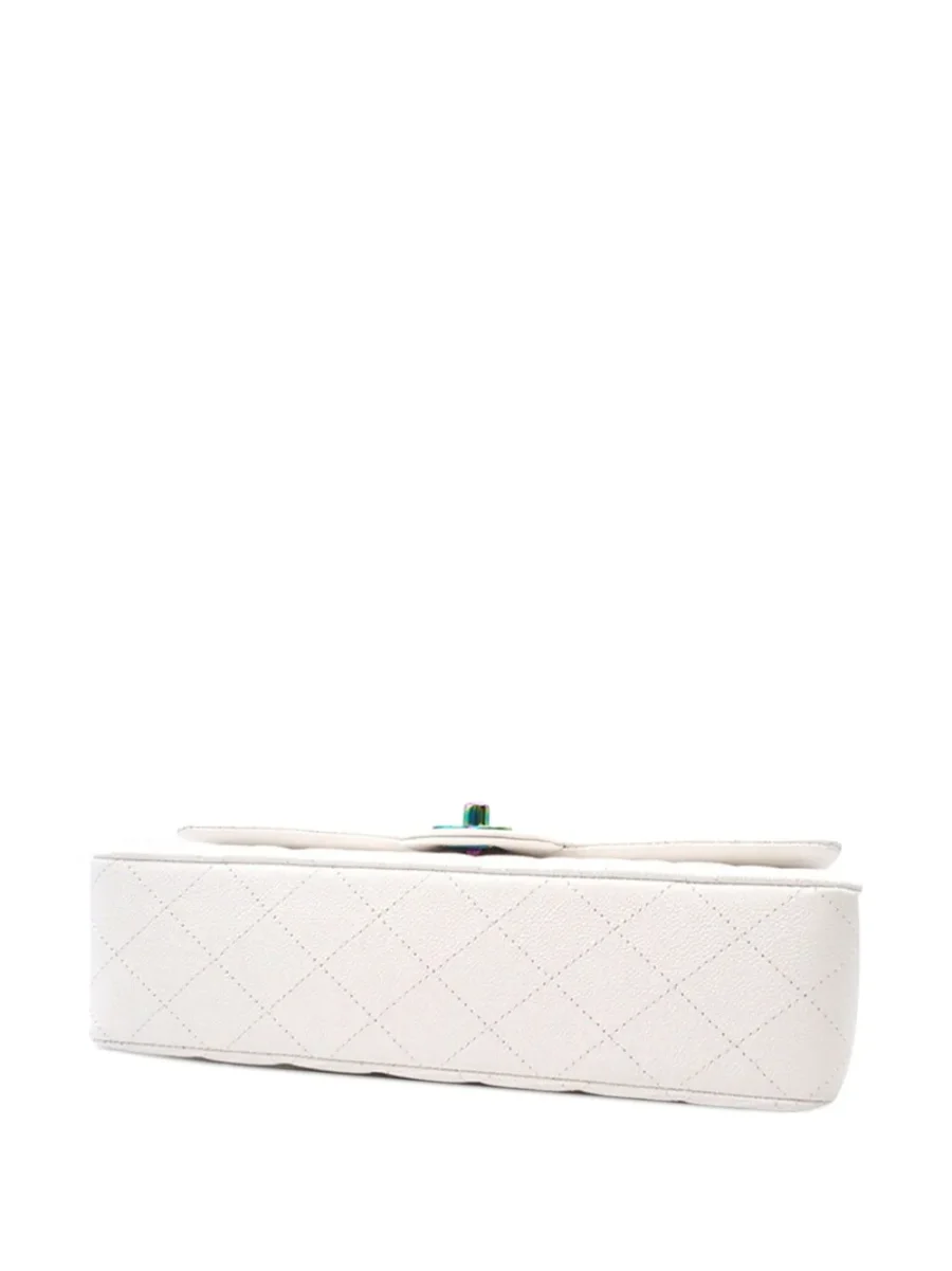 ⁦2021-2025 Medium Classic Iridescent Caviar Double Flap shoulder bag⁩ – תמונה ⁦3⁩