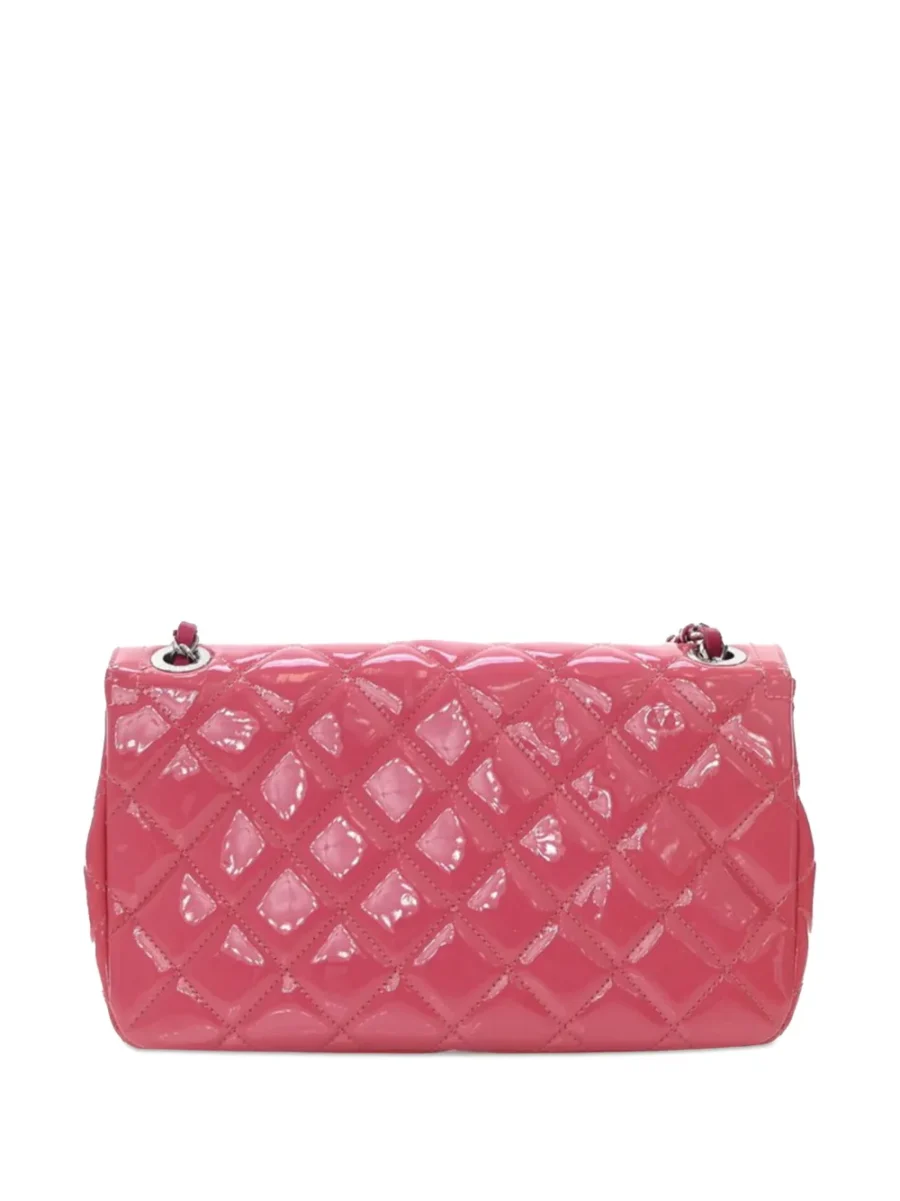 ⁦2014-2015 Medium Patent Coco Shine Flap shoulder bag⁩ – תמונה ⁦4⁩