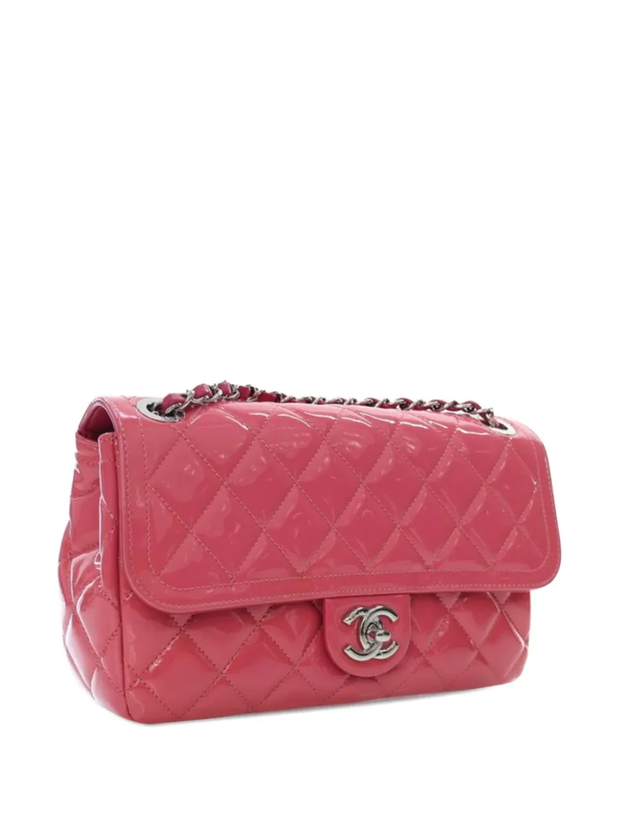 ⁦2014-2015 Medium Patent Coco Shine Flap shoulder bag⁩ – תמונה ⁦3⁩