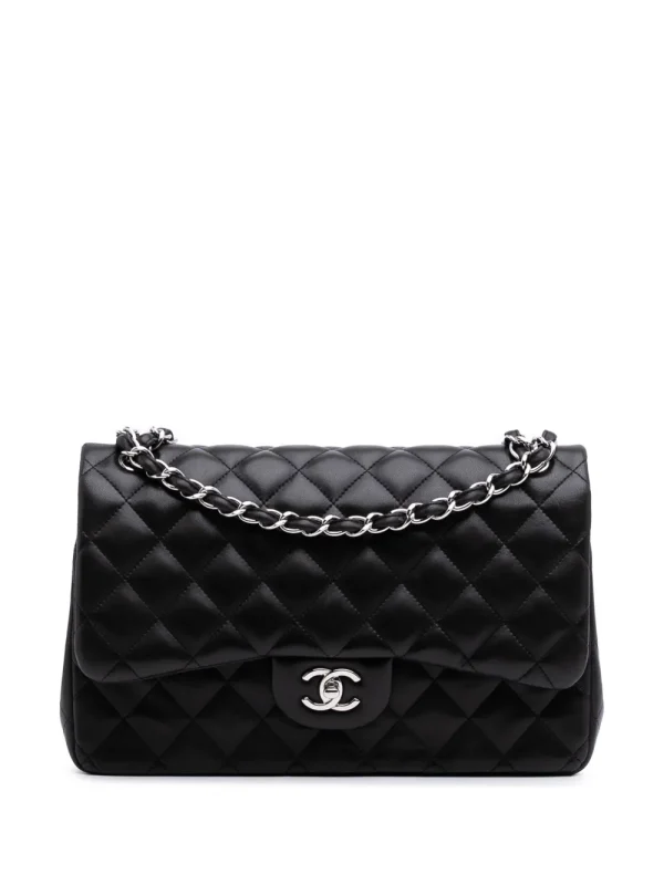 2010-2011 Jumbo Classic Lambskin Double Flap shoulder bag