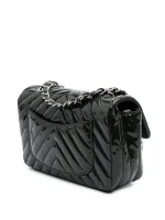 ⁦2015-2016 Mini Rectangular Classic Chevron Patent Single Flap crossbody bag⁩ – תמונה ⁦3⁩
