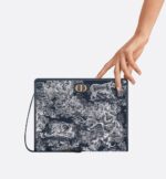 ⁦Dioriviera 30 Montaigne Dea Pouch⁩ – תמונה ⁦11⁩
