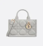 ⁦Mini Dior Book Tote⁩ – תמונה ⁦9⁩