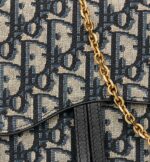 ⁦Medium Saddle Pouch with Chain⁩ – תמונה ⁦10⁩