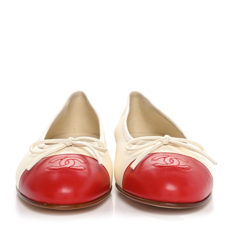 ⁦Chanel Beige White Rouge Flat⁩ – תמונה ⁦6⁩