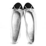 ⁦Chanel Metallic Silver Ballet Flat⁩ – תמונה ⁦2⁩