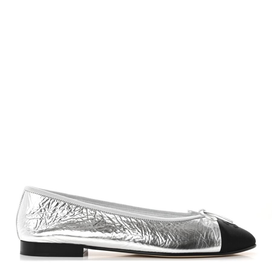 ⁦Chanel Metallic Silver Ballet Flat⁩ – תמונה ⁦1⁩