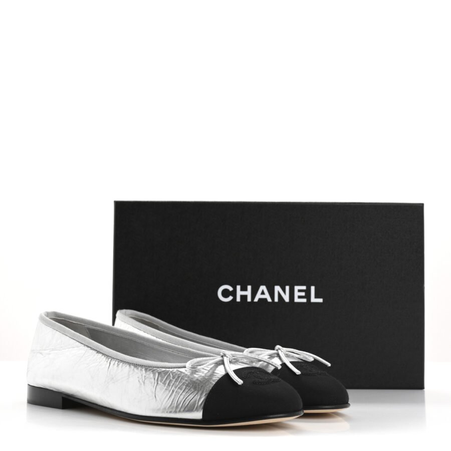 ⁦Chanel Metallic Silver Ballet Flat⁩ – תמונה ⁦3⁩