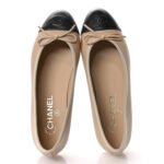 ⁦Chanel Beige Black Ballet Flat⁩ – תמונה ⁦5⁩