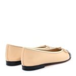 ⁦Chanel Beige Black Ballet Flat⁩ – תמונה ⁦5⁩