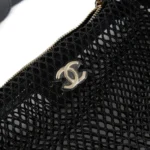 ⁦Chanel Leather Handbag⁩ – תמונה ⁦3⁩