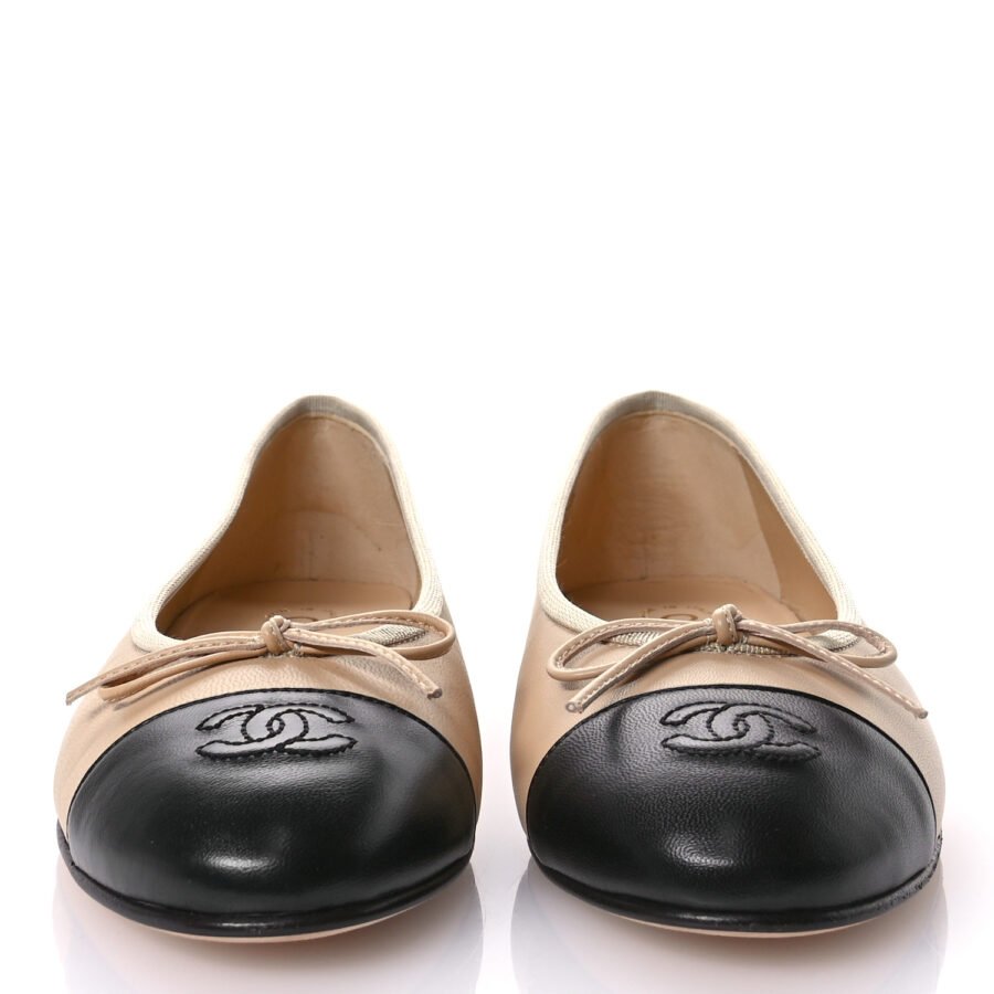 ⁦Chanel Beige Black Ballet Flat⁩ – תמונה ⁦4⁩