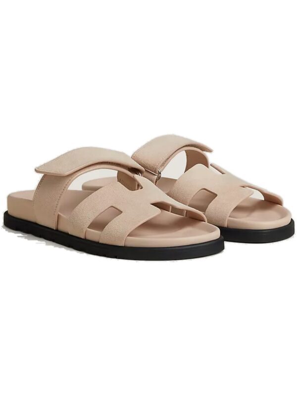 סנדלי הרמס שיפר בז׳ ניוד – Hermès Chypre Sandal – Beige Nude