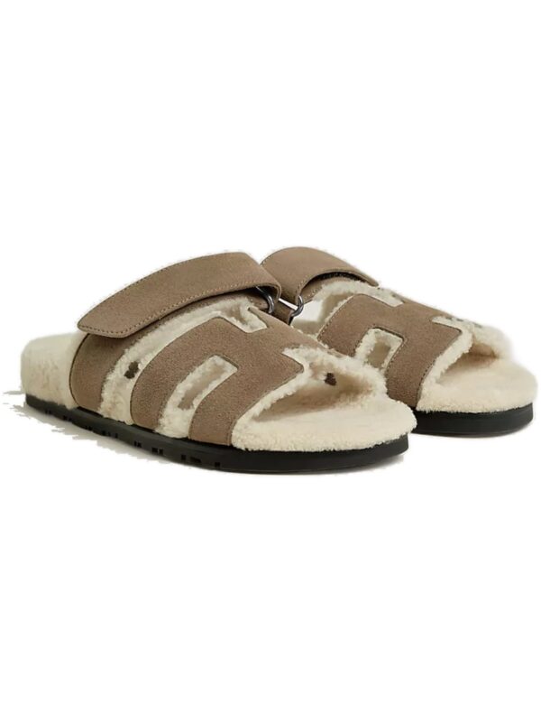 סנדלי הרמס שיפר אטופ – Hermès Chypre Sandal – Étoupe / Écru