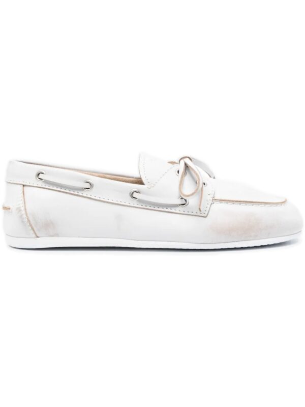 נעלי סירה מיו מיו – Miu Miu Distressed Leather Boat Shoes – White