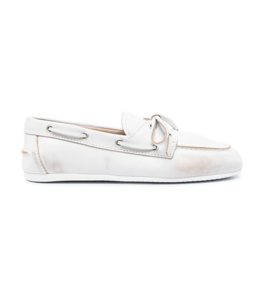 נעלי סירה מיו מיו – Miu Miu Distressed Leather Boat Shoes – White
