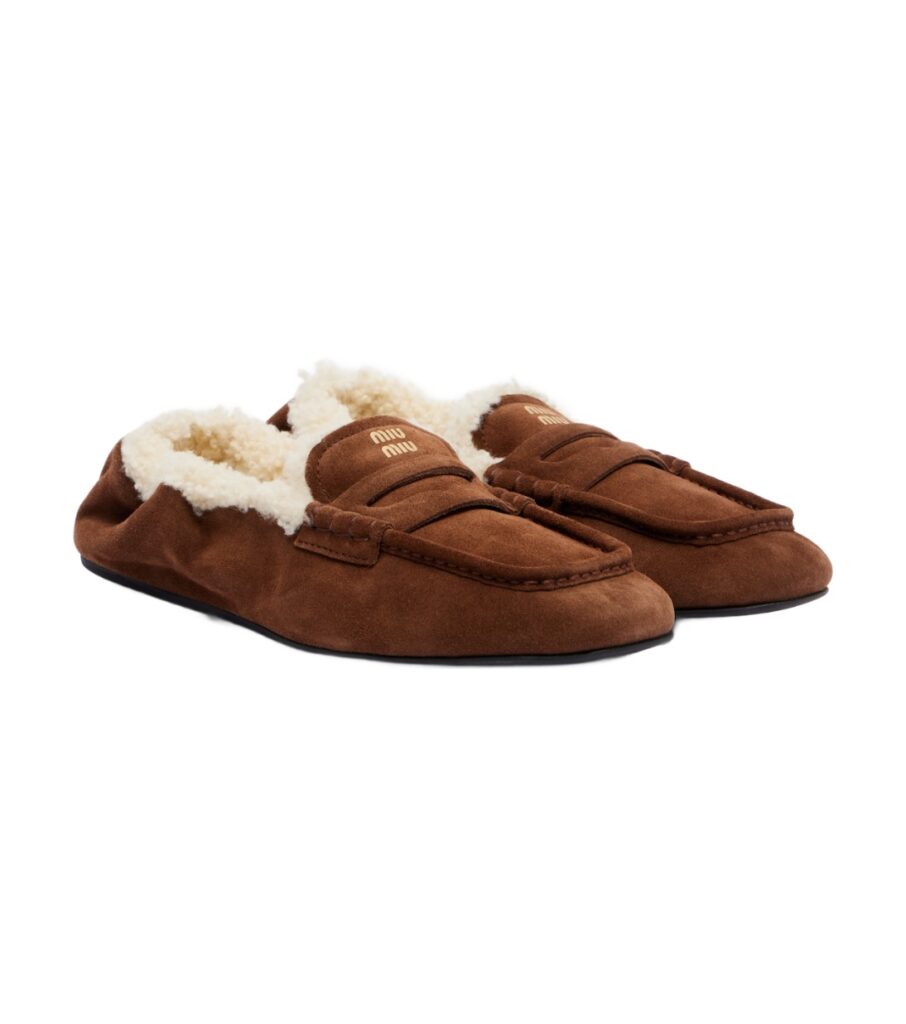 מוקסיני פרווה מיו מיו – Miu Miu Ruches Shearling-Lined Suede Penny Loafers – Brown