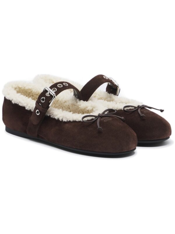 בלרינות פרווה מיו מיו – Miu Miu Shearling-Lined Suede Ballet Flats – Brown