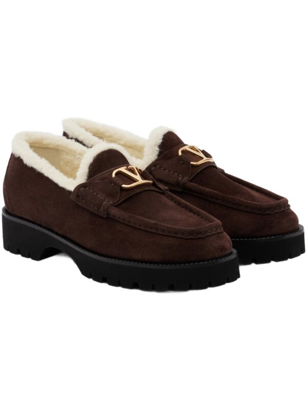 מוקסינים ולנטינו – Valentino Garavani VLogo Shearling-Trimmed Suede Platform Loafers – Brown
